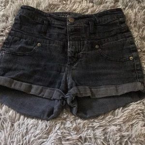 Super cute black denim shorts